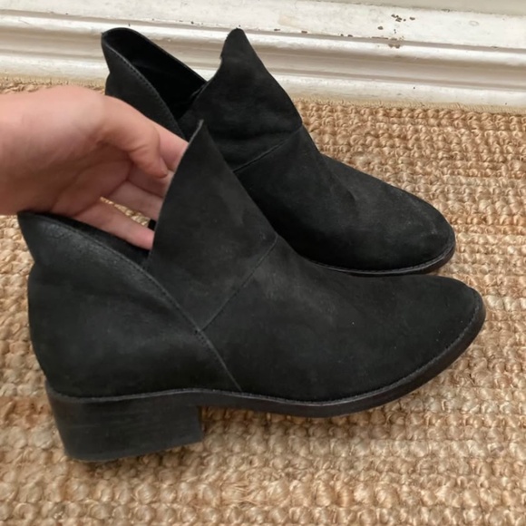 Eileen Fisher suede ankle boots - Picture 7 of 7